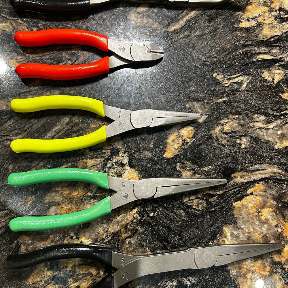 Professional Multi-Color Pliers Set - Picture 3 of 4
